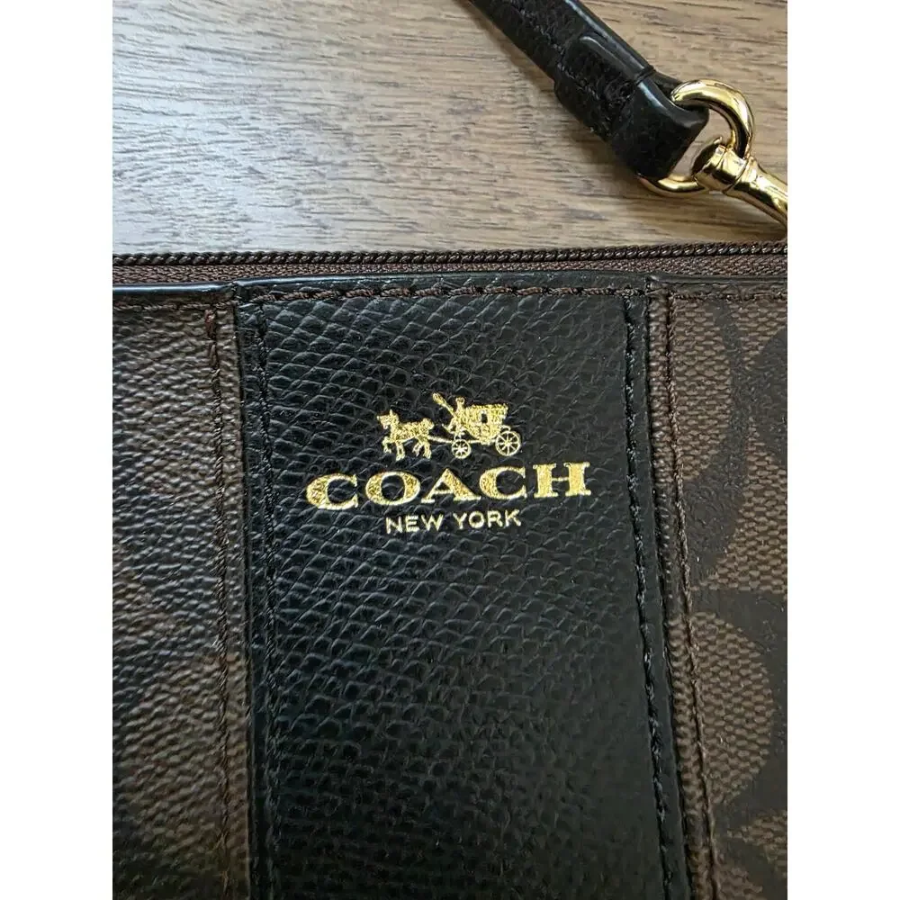 NEW Coach Corner Zip Wristlet in Signature Canvas - Picture 3 of 9